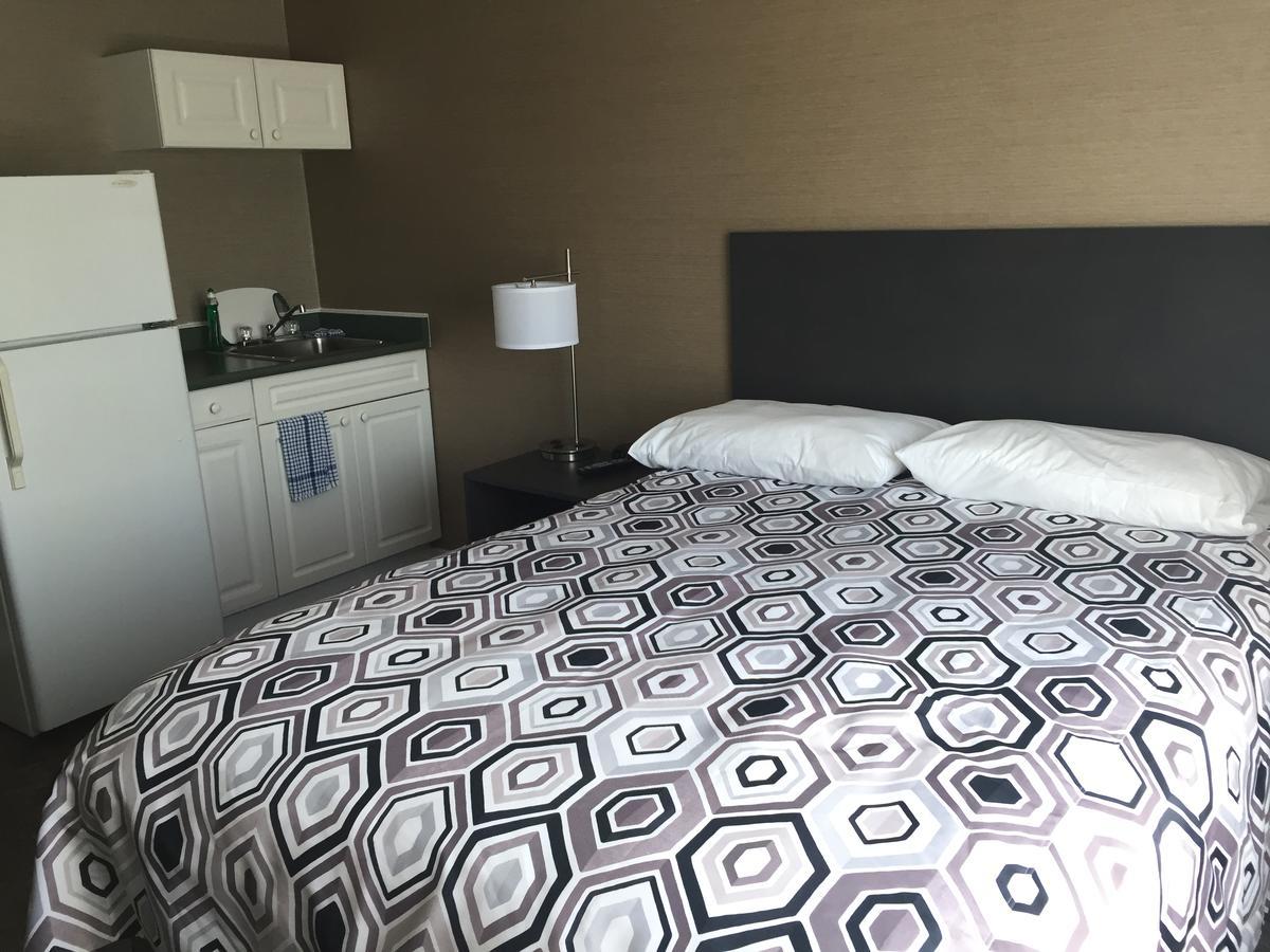 Dalewood Inn Port McNeill Екстериор снимка